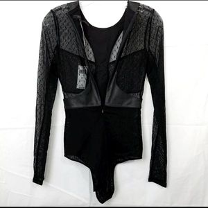 BCBGMAXAZRIA Black Lacy Leather Coreset Snaps Size XS NWT